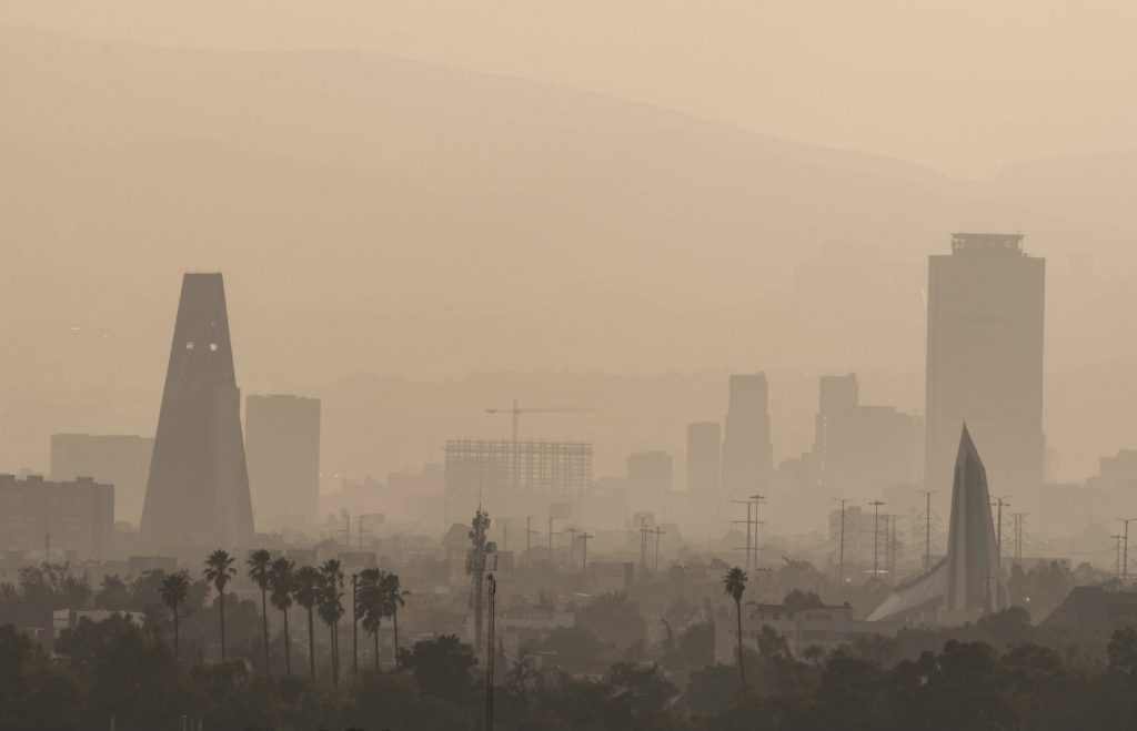 ciudad-de-mexico-contaminacion-del-aire-345733601-3-1024x659