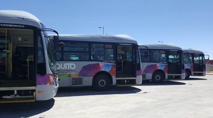 46 buses biarticulados han llegado recientemente para fortalecer el transporte público de Quito. Foto: Alcaldía de Quito