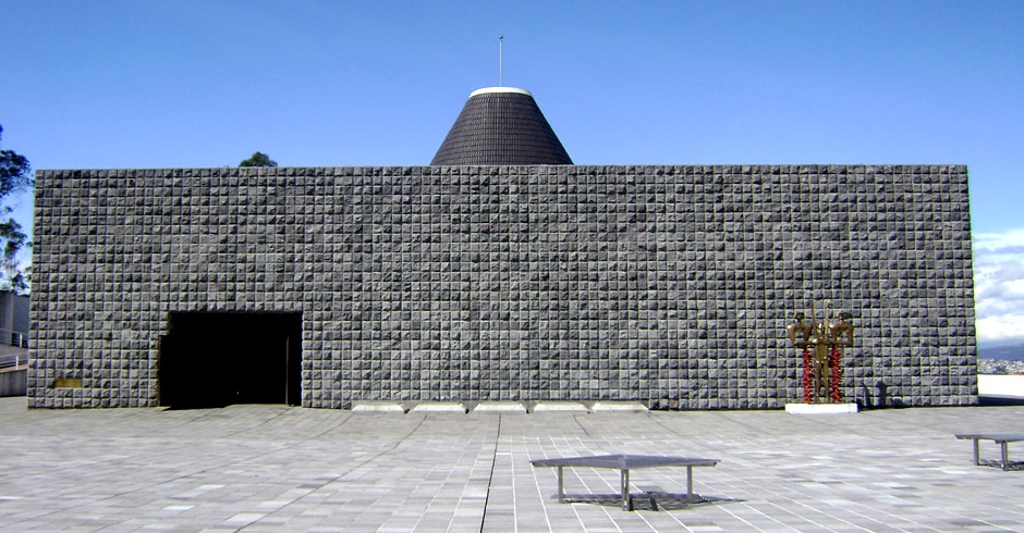 La Capilla del Hombre es un museo de arte, construido en Quito por iniciativa del pintor ecuatoriano Oswaldo Guayasamín, como un homenaje al ser humano.