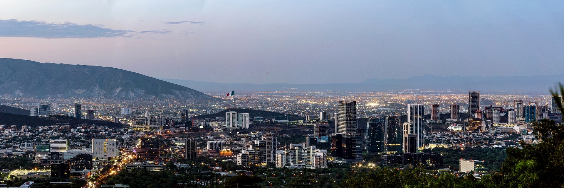 Monterrey es una de las ciudades más desarrolladas de México, tiene una gran cultura e historia. Como ya lo mencionamos es el centro de negocios, industrial y económico más importante del país y la ciudad con mejor calidad de vida.