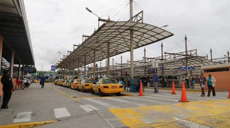 Terminales de Quito impulsan el servicio de taxi seguro