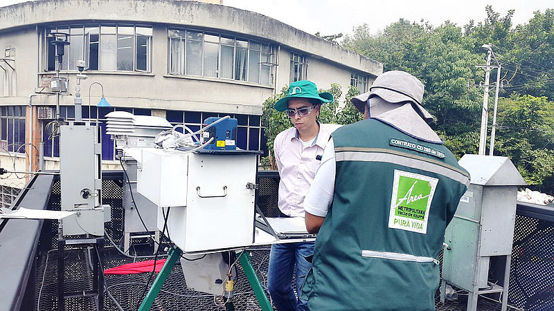 Identifican bacterias potencialmente nocivas en aire de Medellín