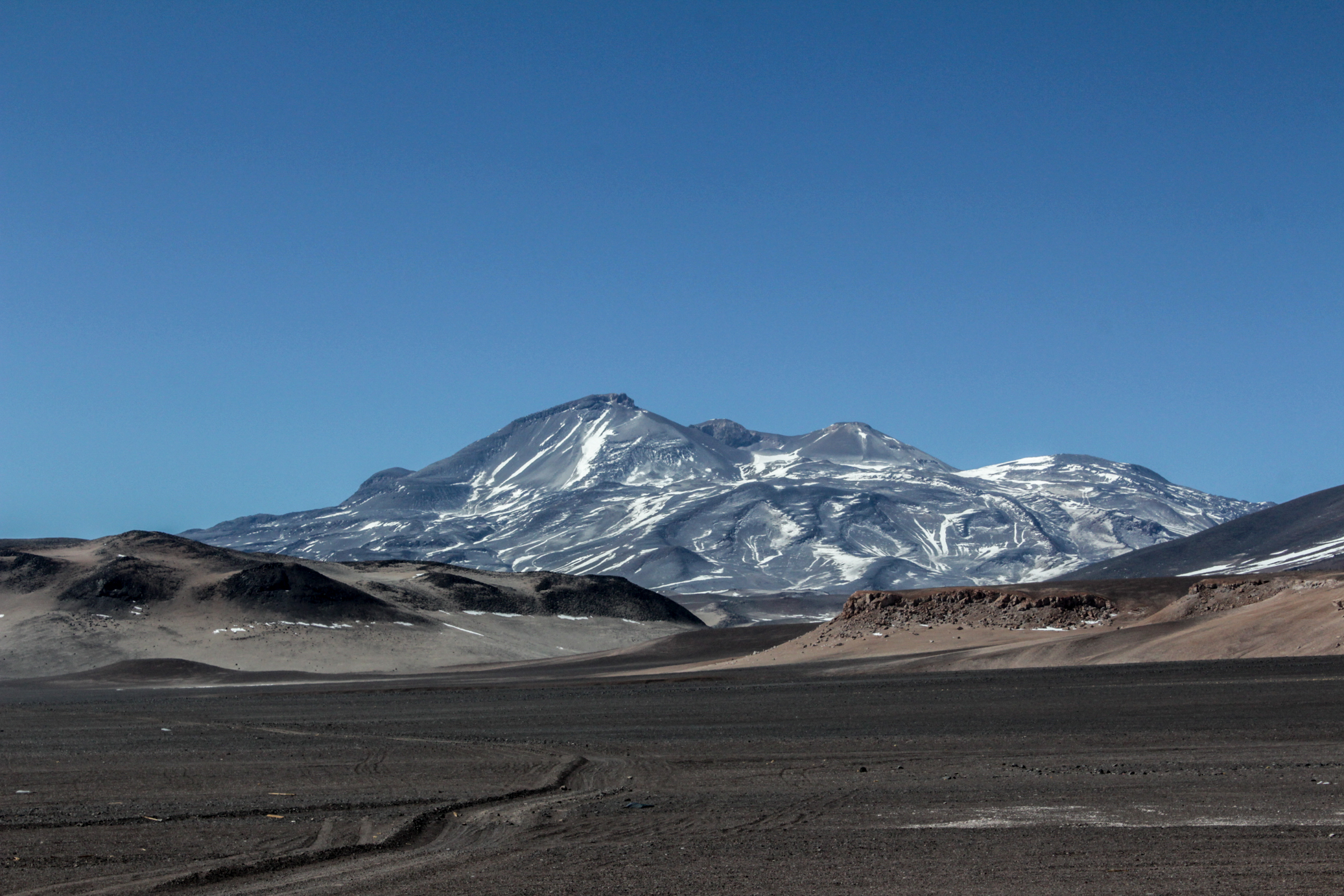 En Chile instalarán laboratorio científico en el volcán más activo del mundo