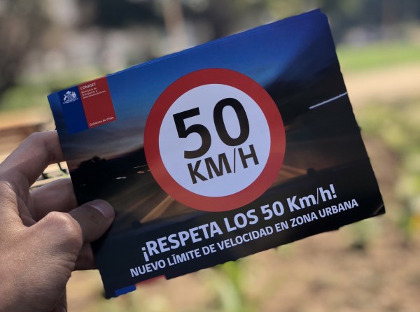 Aumentan multas por incumplimiento de nuevas velocidades urbanas en Chile