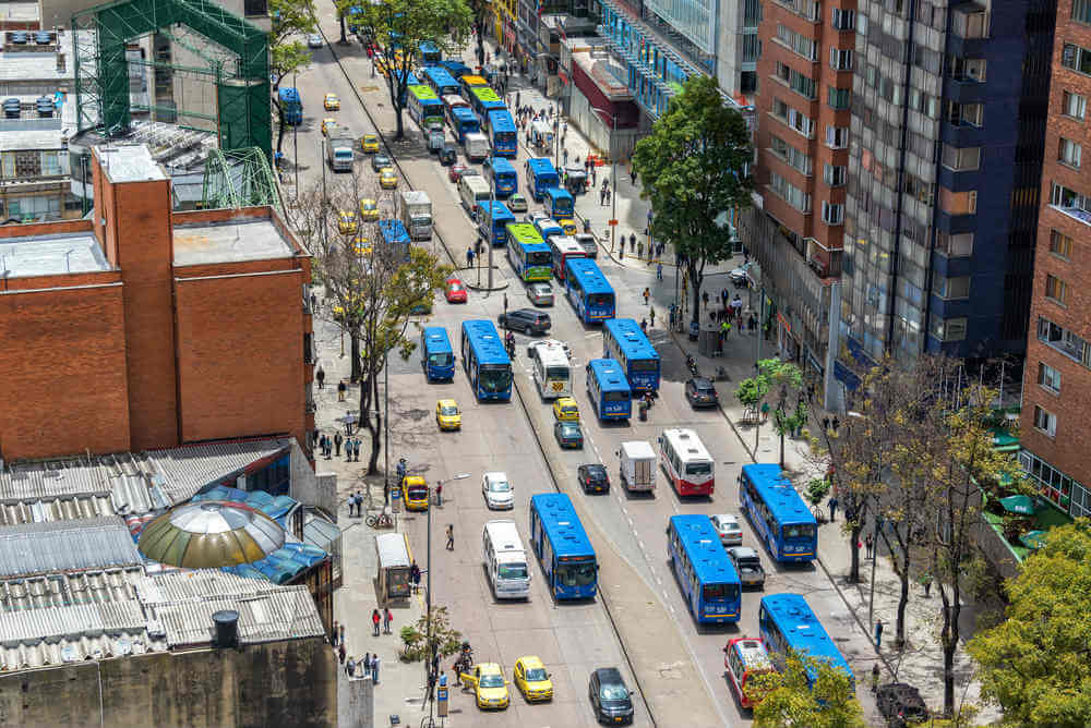 Transporte público y de carga, los que más contaminan en Bogotá