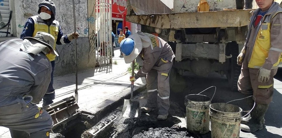 Preocupante aumento de basura en desagües de La Paz