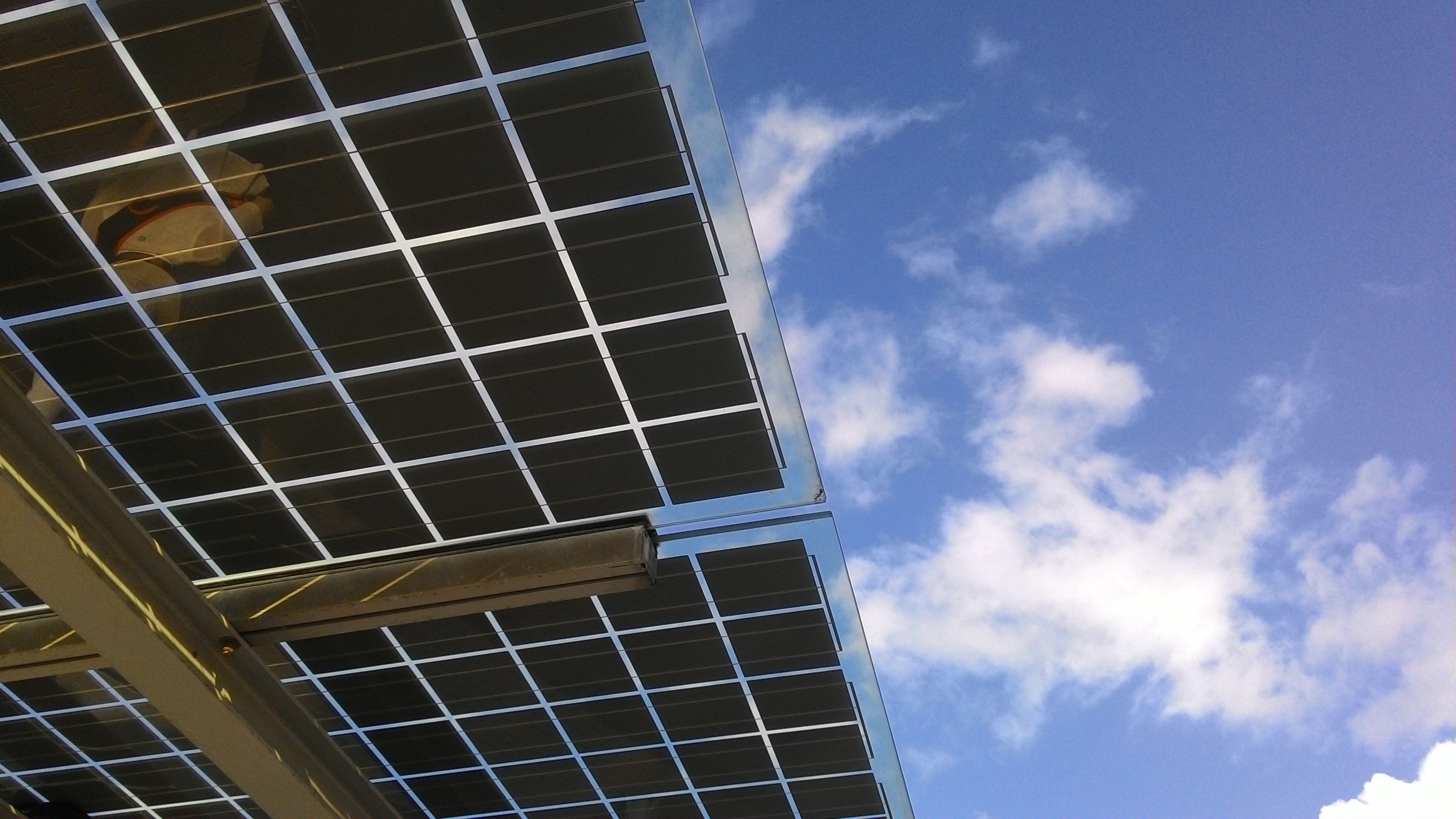 Celdas solares híbridas, más baratas y ecológicas