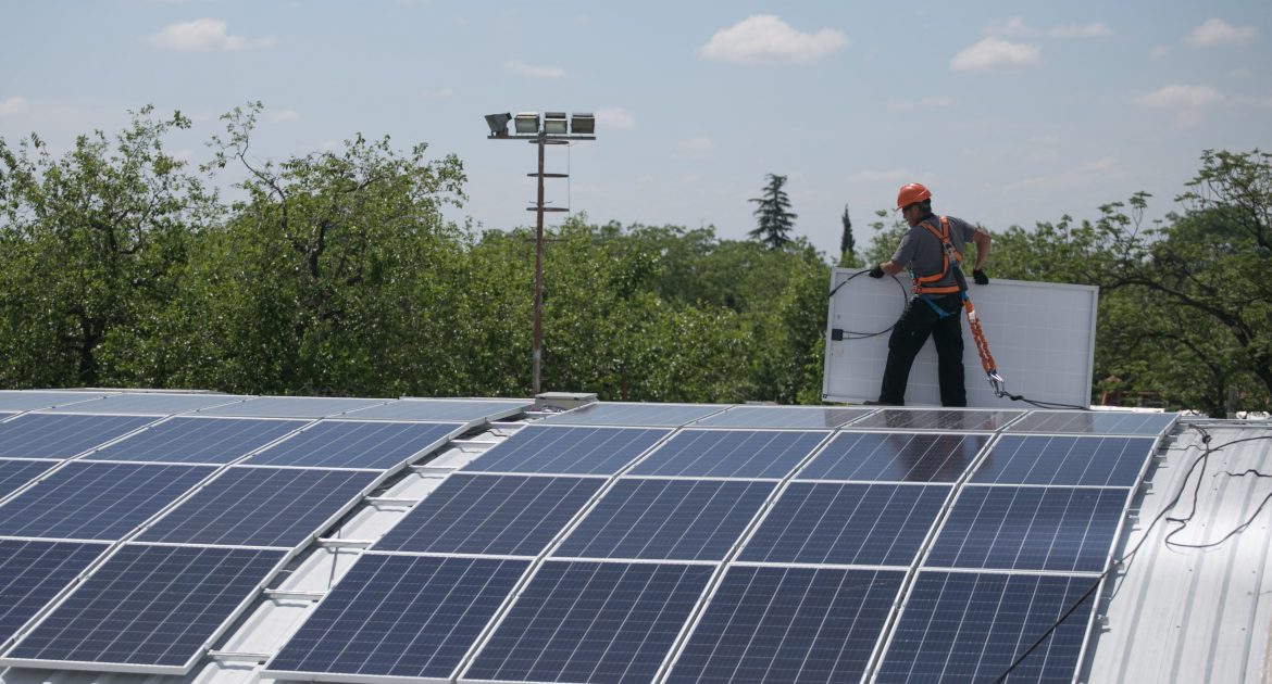 Mendoza sumó nuevos paneles solares en la Nave Cultural