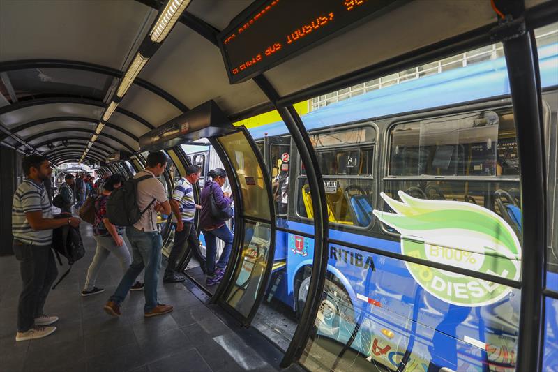 Acuerdo beneficia a usuarios de transporte público de Curitiba