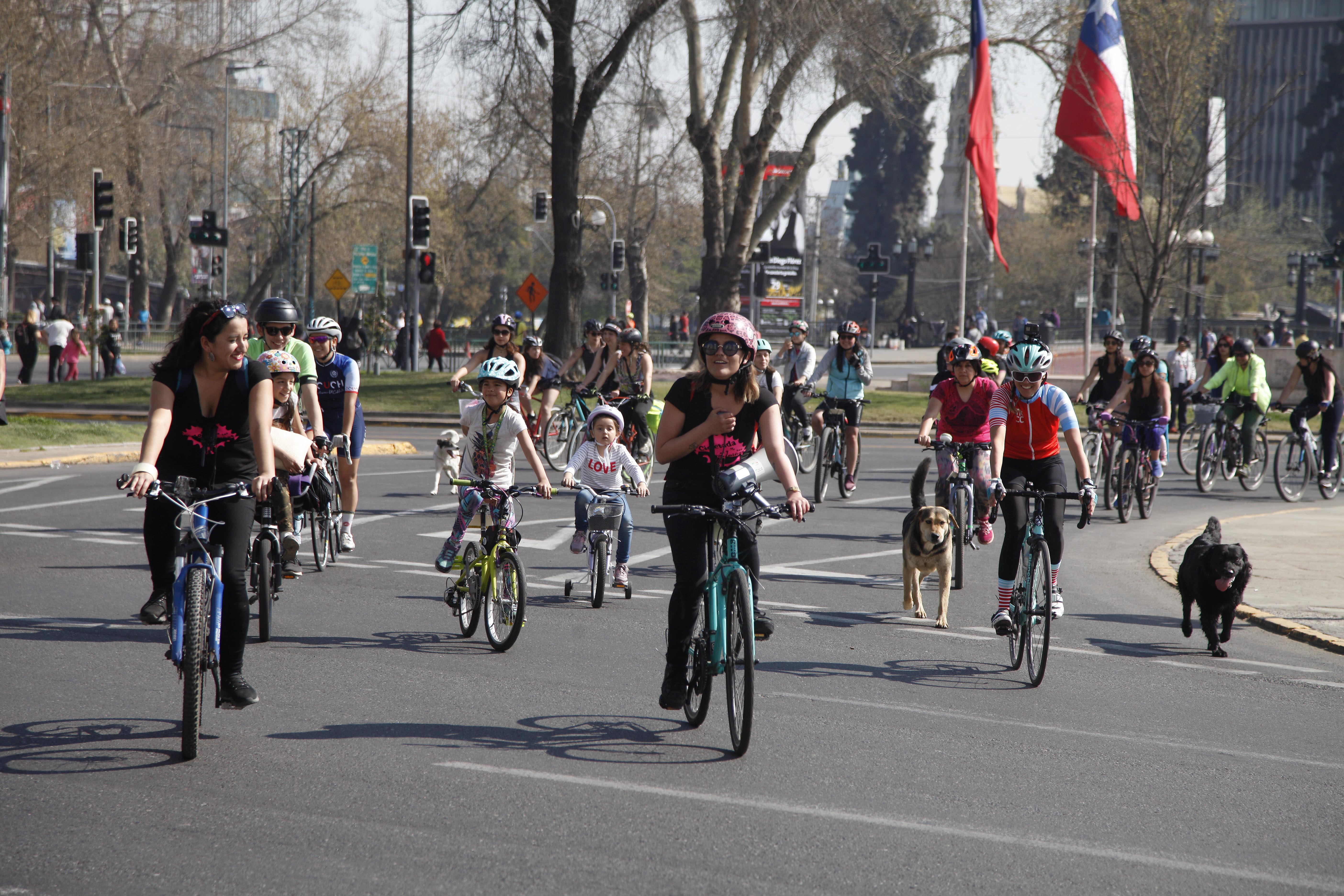 La Cicletada: niñas y mujeres de 12 países de Latinoamérica unidas por la bicicleta