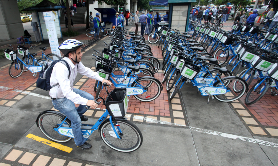 Medellín amplía sistema de bicis públicas a su zona metropolitana