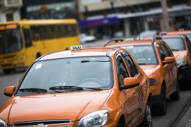 Taxis de Curitiba prestarán servicios en dos modelos diferentes