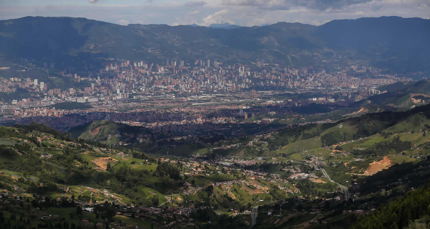 Medición de calidad del aire en Medellín requiere nuevos parámetros, advierte investigador de la UNAL