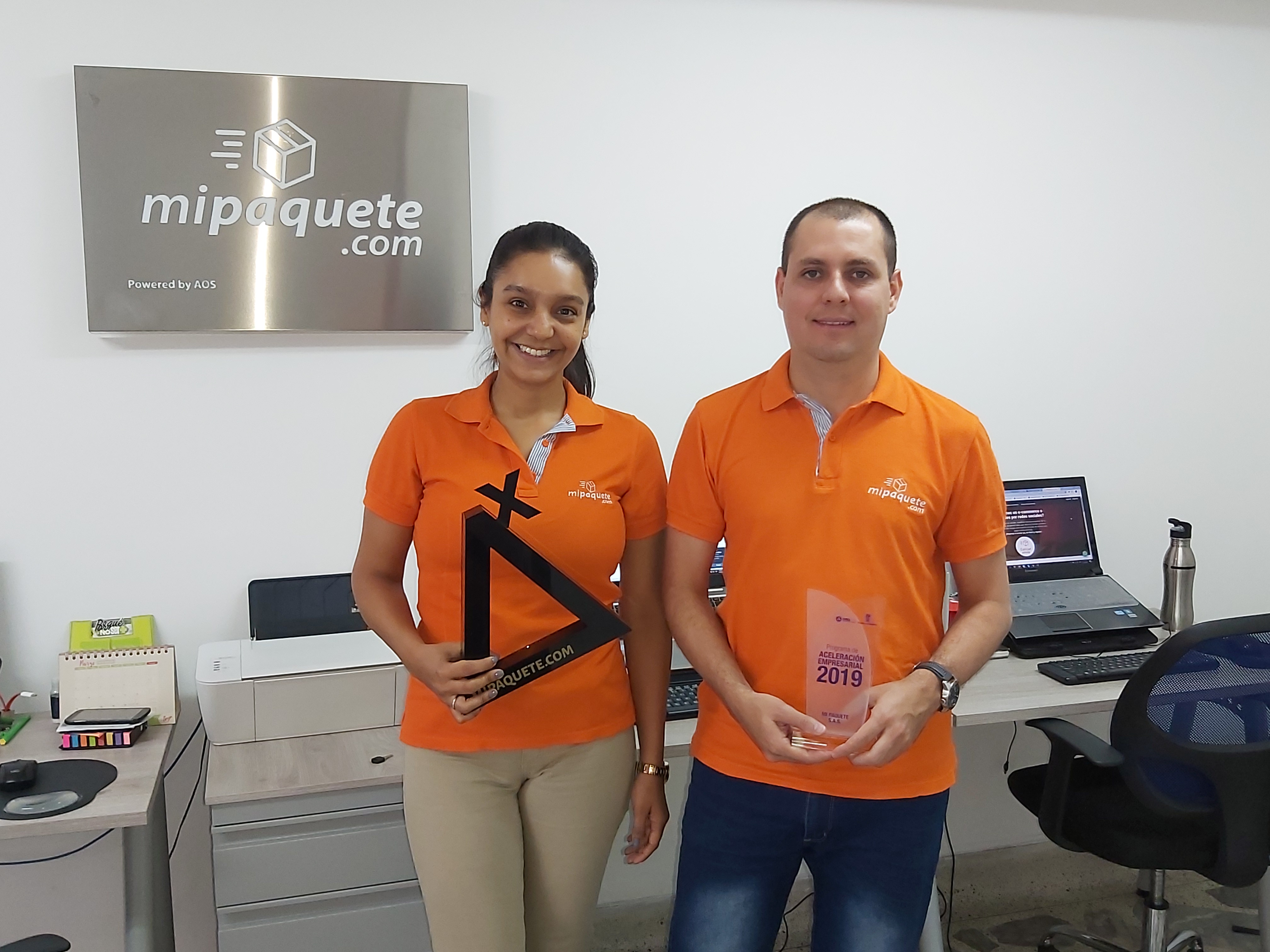 Los emprendedores como Carolina Ruiz y Sergio Vargas, fundadores de mipaquete.com, han sido reconocidos por organizaciones públicas y privadas del ecosistema de emprendimiento colombiano.