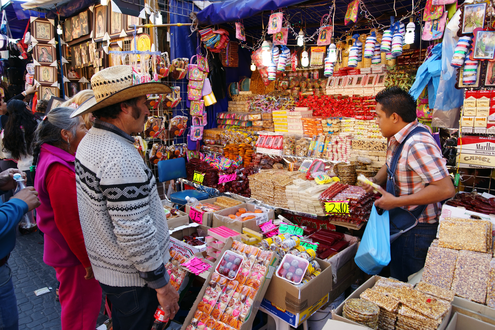 Plazas y mercados: puntos críticos para contagio en Lima, México y Medellín